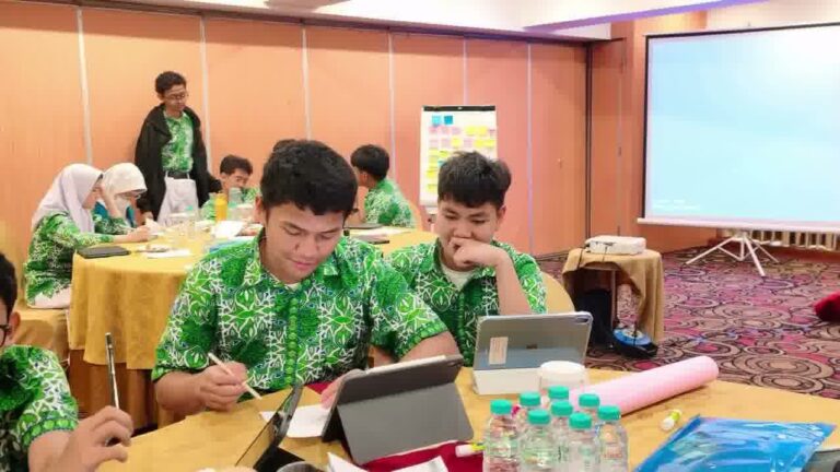 Kegiatan PAQI GLOBE IBDP SMA Islam Al Azhar 3 Jakarta dalam membangun aqidah, karakter Islami, dan wawasan global murid.