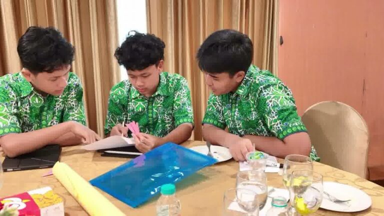 Kegiatan PAQI GLOBE IBDP SMA Islam Al Azhar 3 Jakarta dalam membangun aqidah, karakter Islami, dan wawasan global murid.