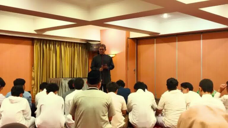 Kegiatan PAQI GLOBE IBDP SMA Islam Al Azhar 3 Jakarta dalam membangun aqidah, karakter Islami, dan wawasan global murid.
