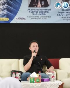 Career Day IBDP SMA Islam Al Azhar 3 Jakarta menghadirkan profesional dari berbagai bidang untuk memberikan wawasan karier kepada murid.